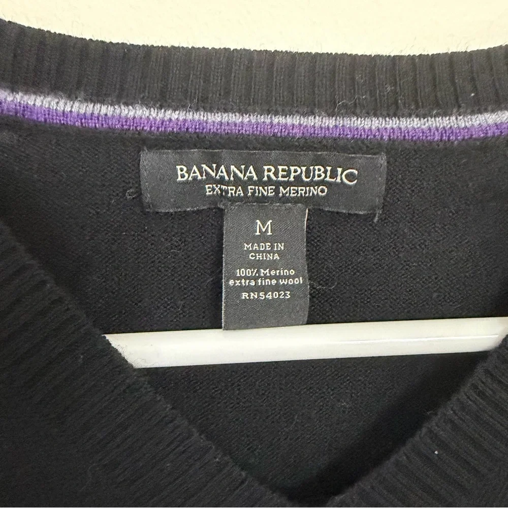 Banana Republic elegant neck